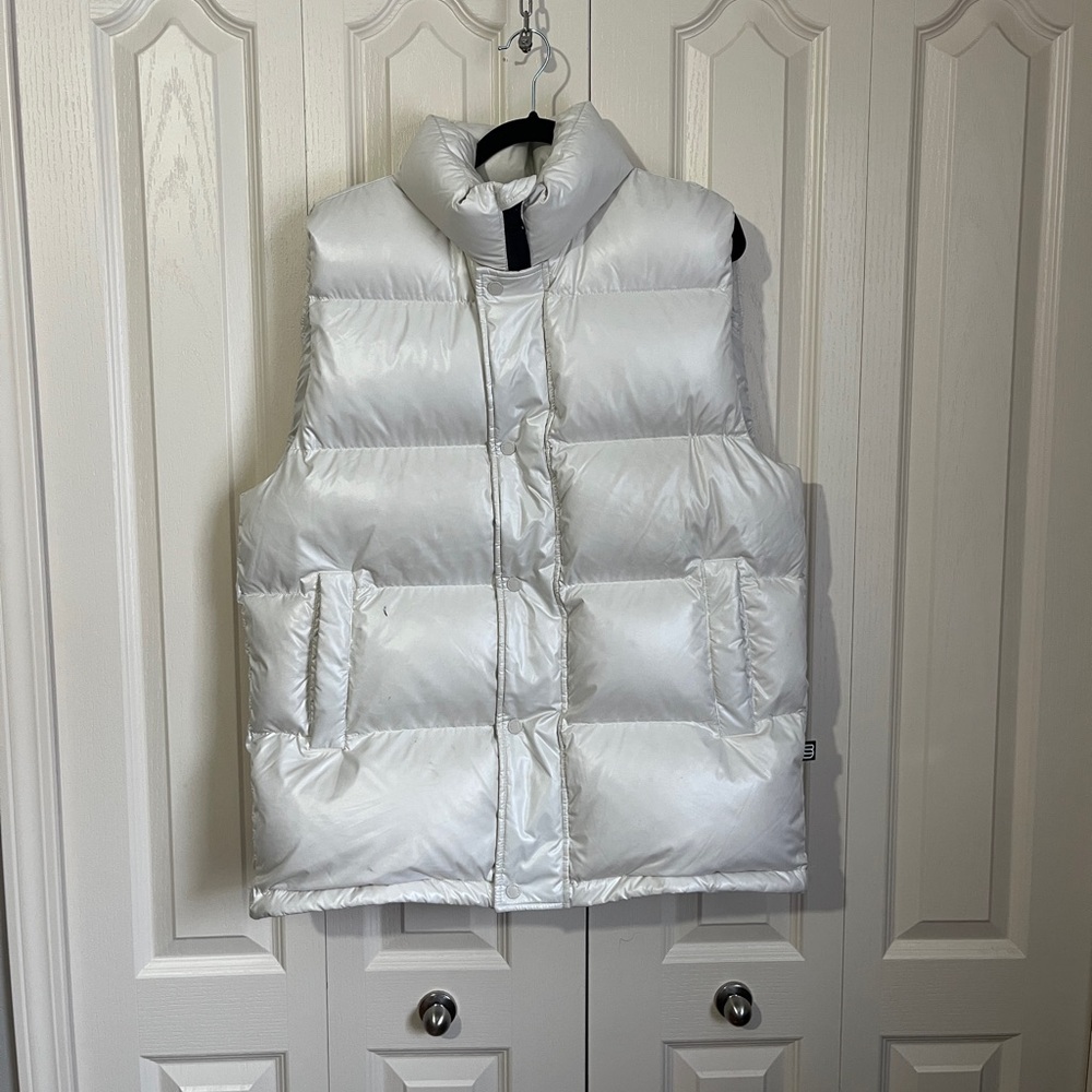 Women's Aritzia Supersized Super Puff oversized Puffer Vest Sz. M